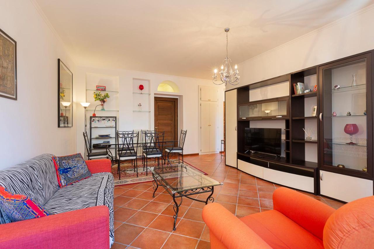 Dolfin - Nel Centro Di Stresa - By Impero House Apartment Luaran gambar